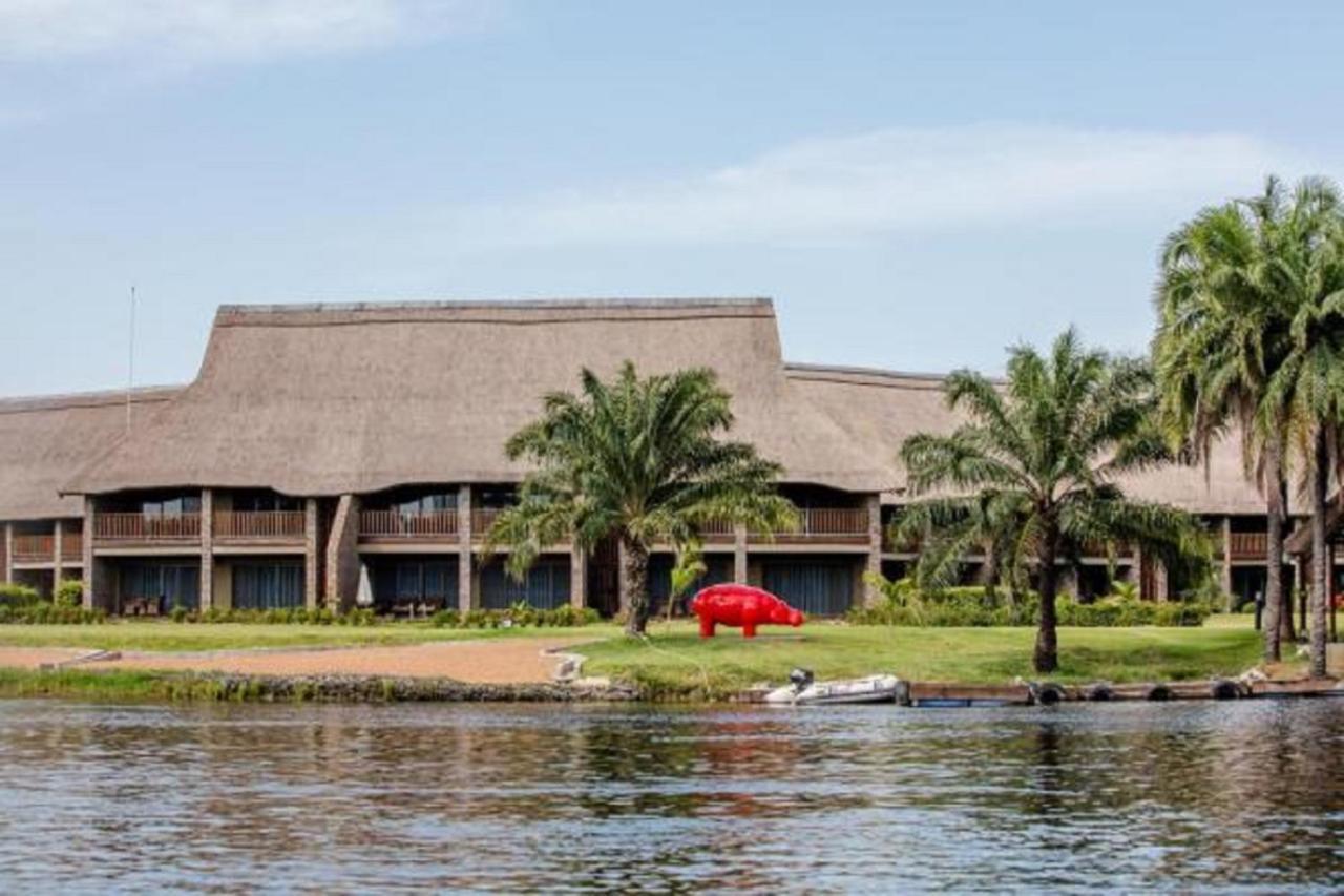 Akosombo The Royal Senchi Hotel And Resort מראה חיצוני תמונה