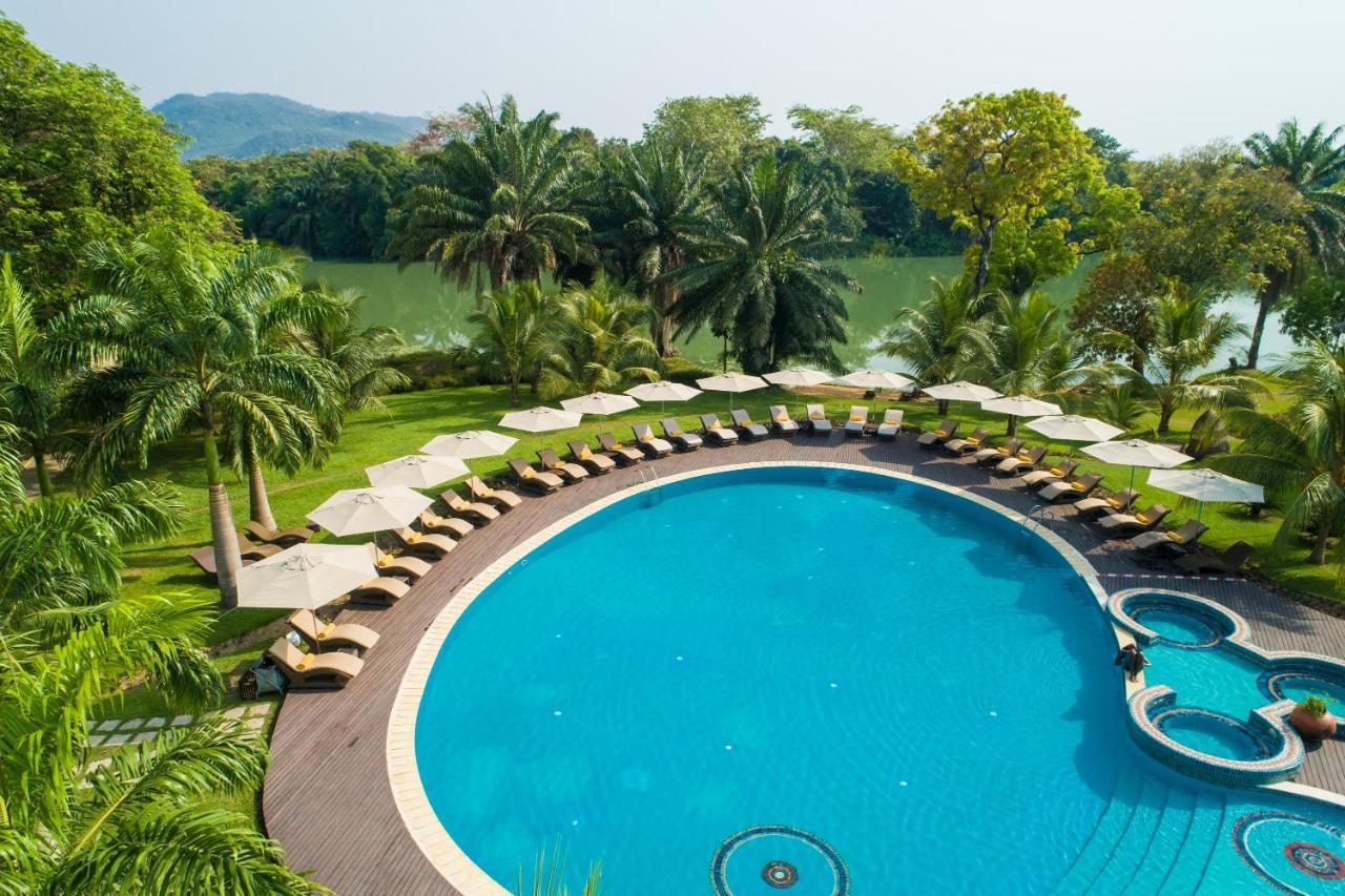 Akosombo The Royal Senchi Hotel And Resort מראה חיצוני תמונה
